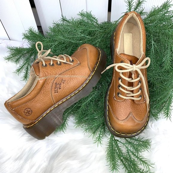 Dr. Martens Shoes - 🚫SOLD!NWOB |•DR. MARTENS•| Vintage Oxford Lace U…